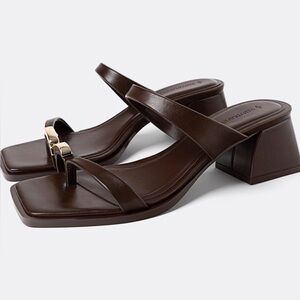 STRADIVARIUS HIGH-HEEL SANDALS WITH METAL DETAIL